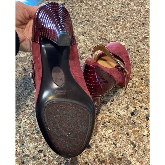 Sofft Red suede and patent leather pumps size 7 - Picture 5 of 7